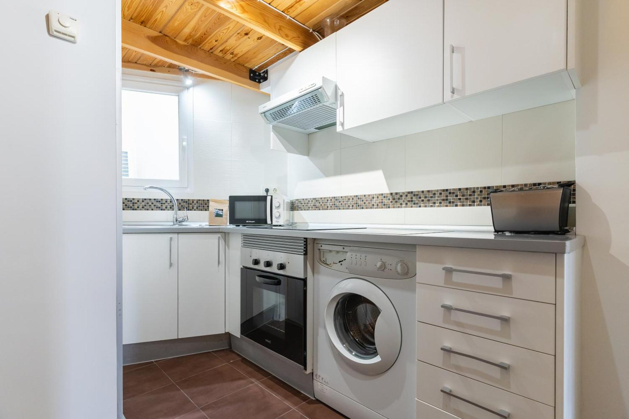 2 Bedrooms 1,5bathrooms Furnished - Sol - Bright & Functional - Mintystay Apartamento Madrid