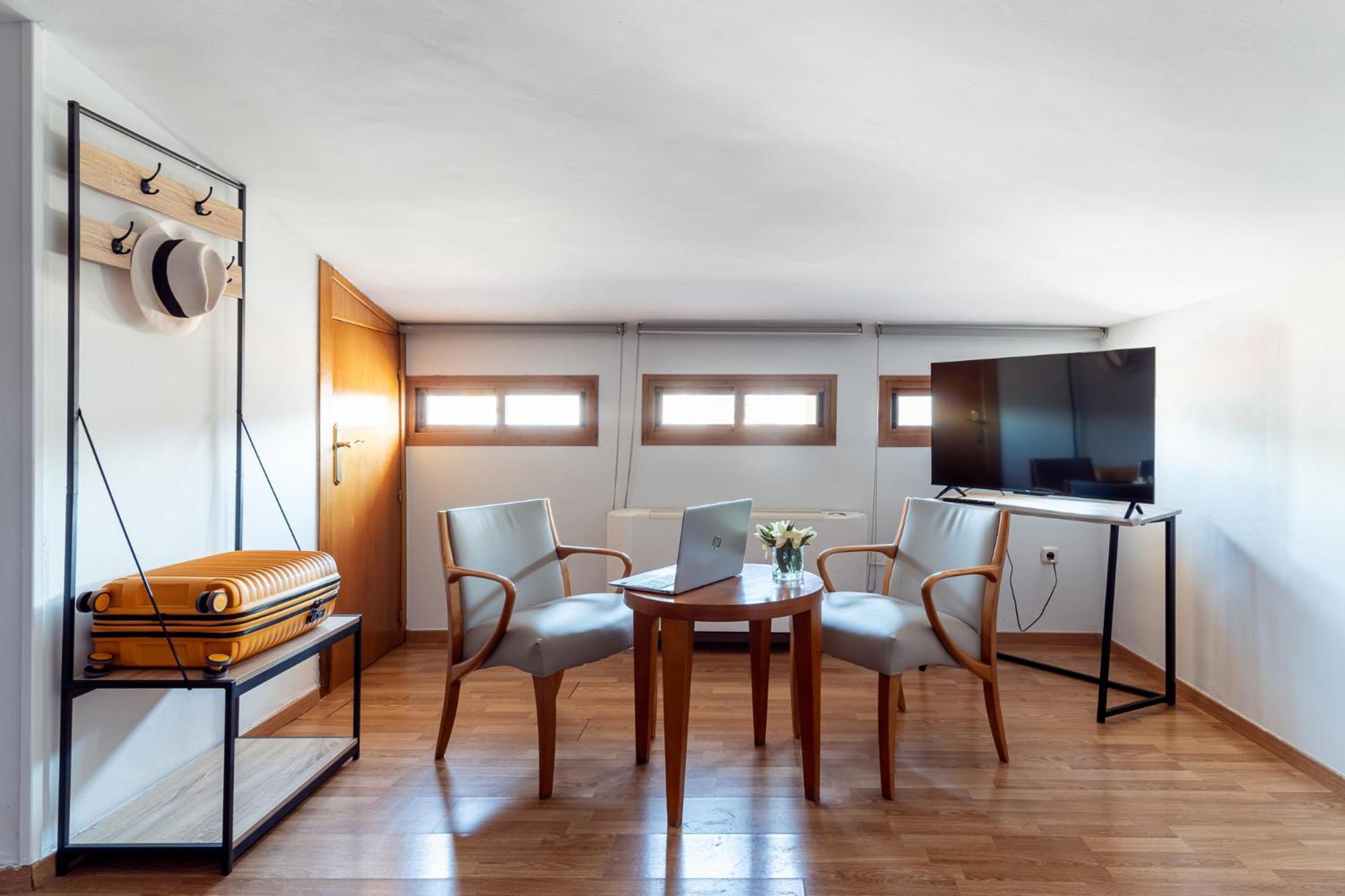 Hotel Reina Mora