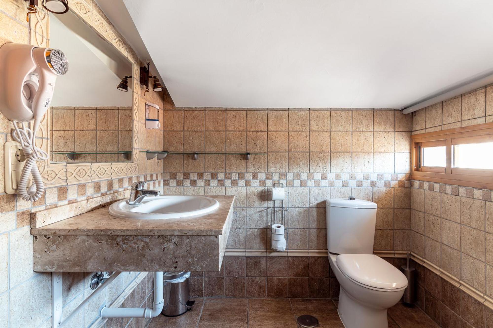 Hotel Reina Mora 2*