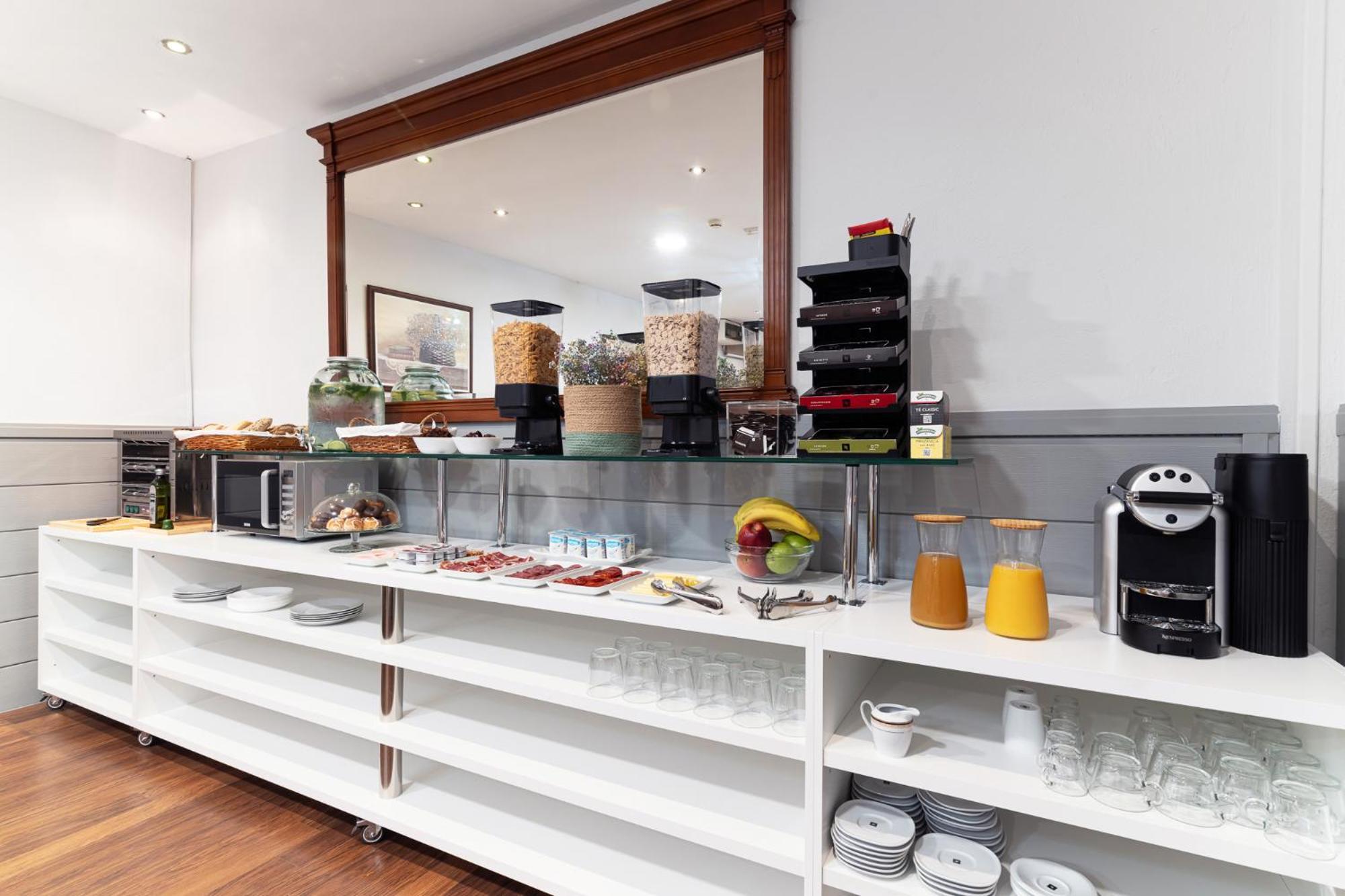 Hotel Reina Mora Granada