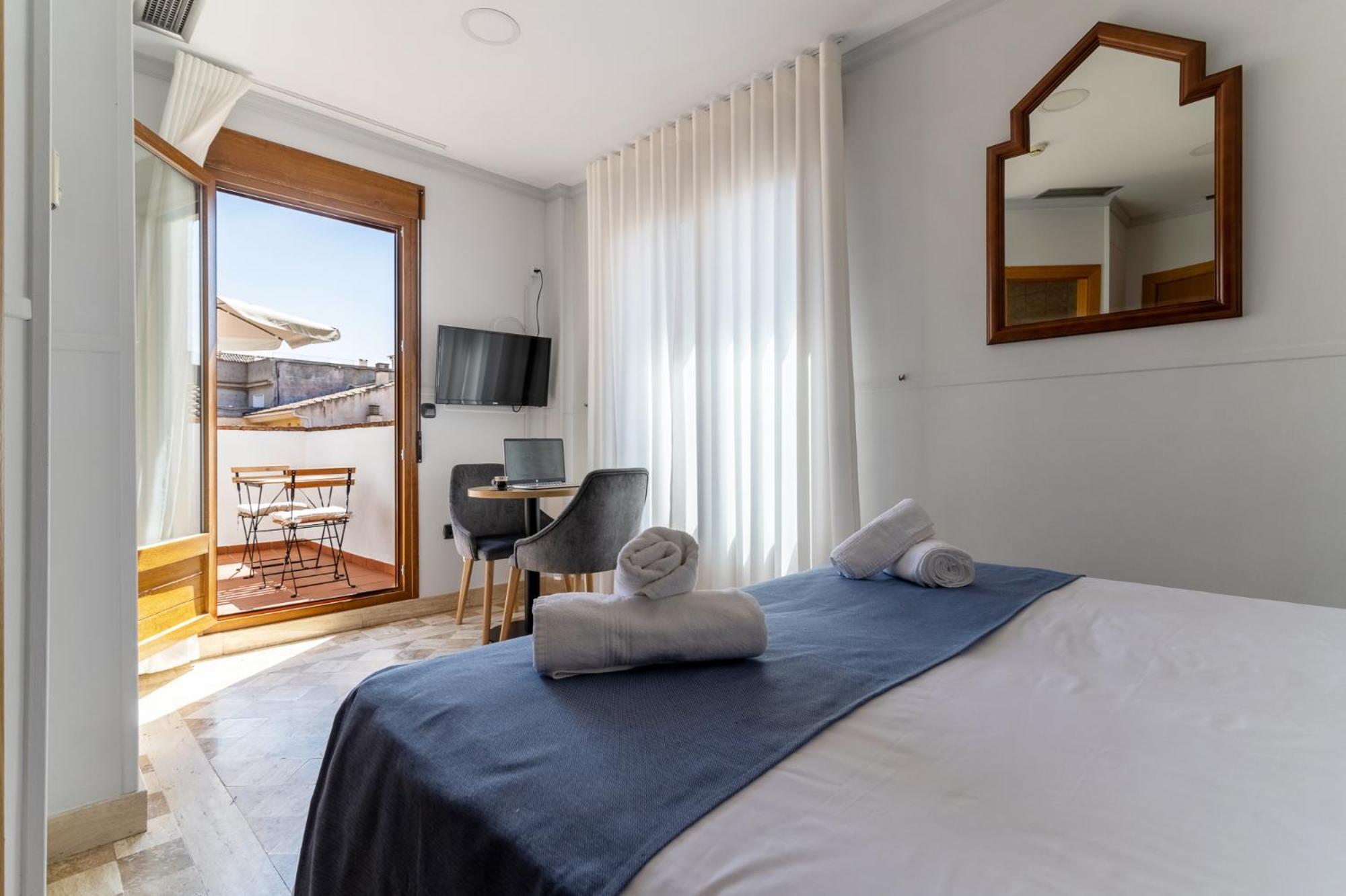 Hotel Reina Mora 2*