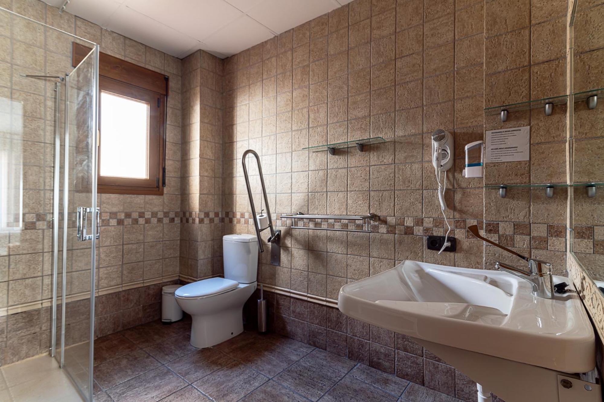Hotel Reina Mora 2*