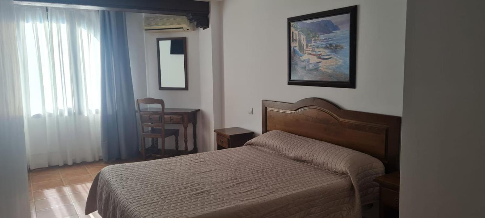 Restaurante La Roda Pensión *