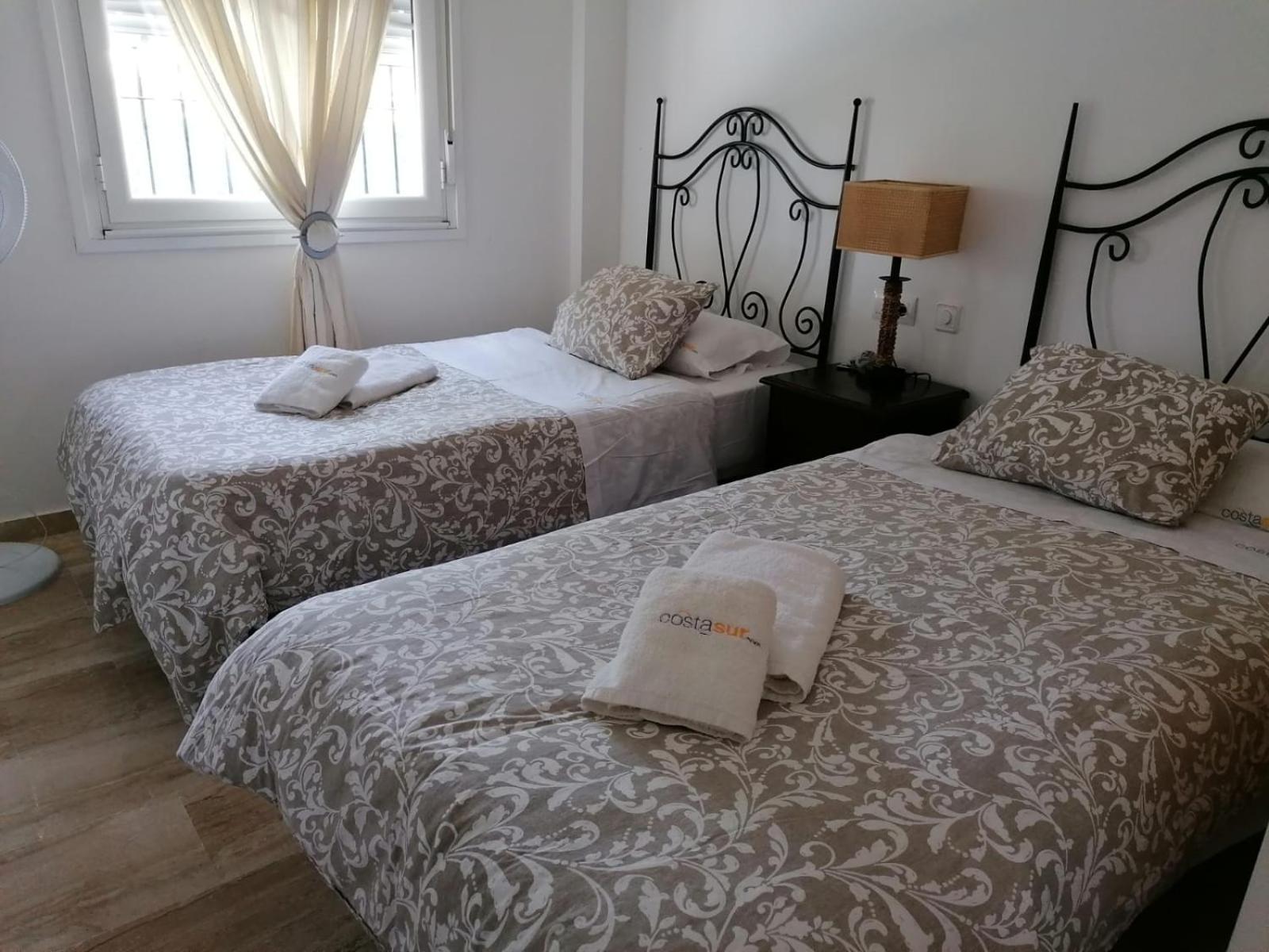 Castillo De Mar, Con Piscina Y Parking Apartamento