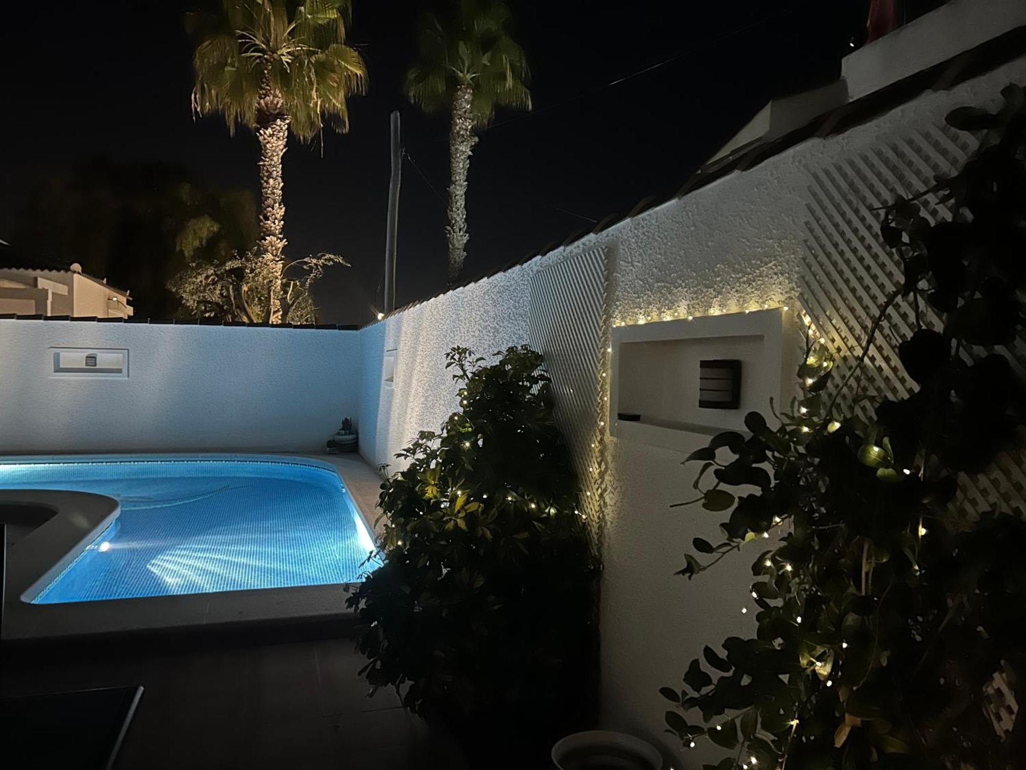 3 Bed Villa, Large Private Pool 10 Mins Walk From And Amenities * Los Alcázares
