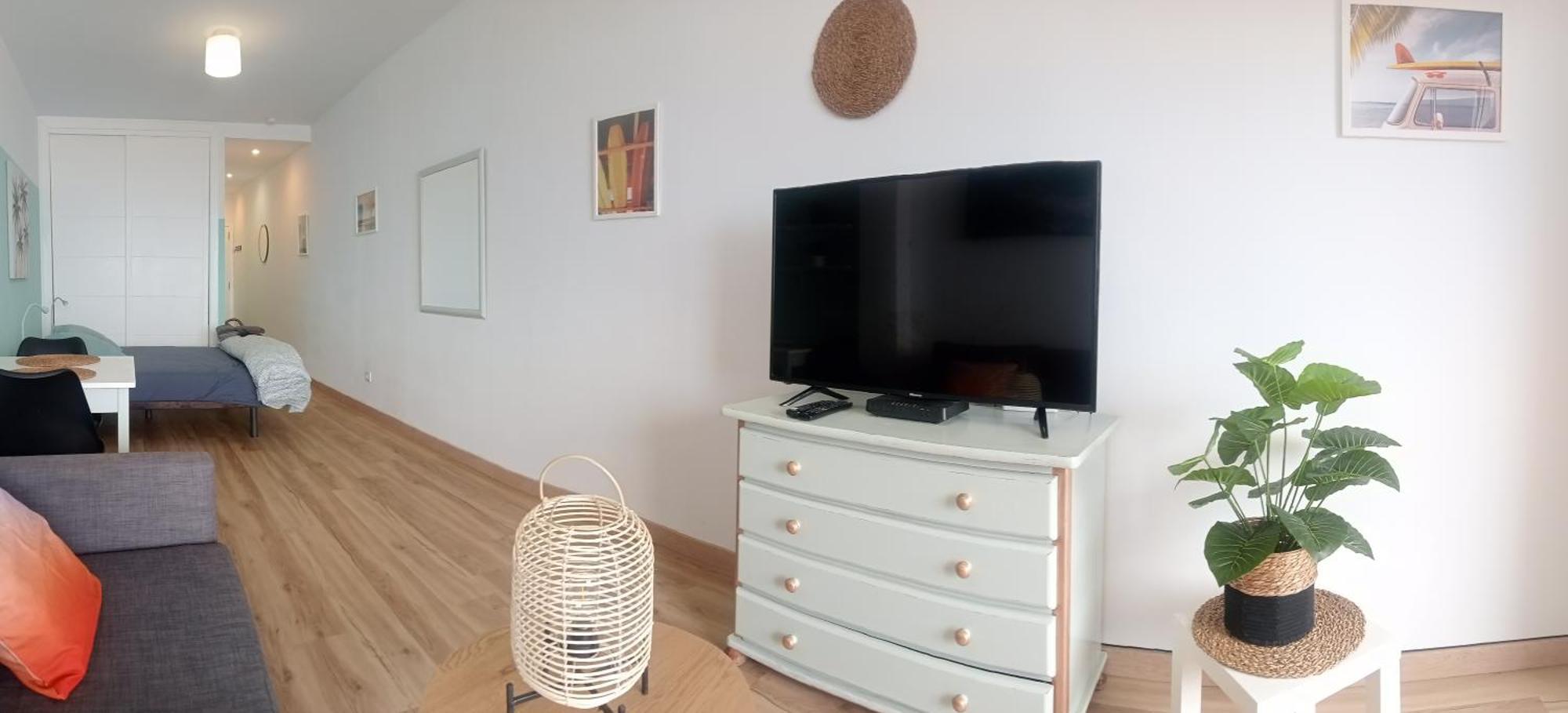 Luas Beachfront House Canteras