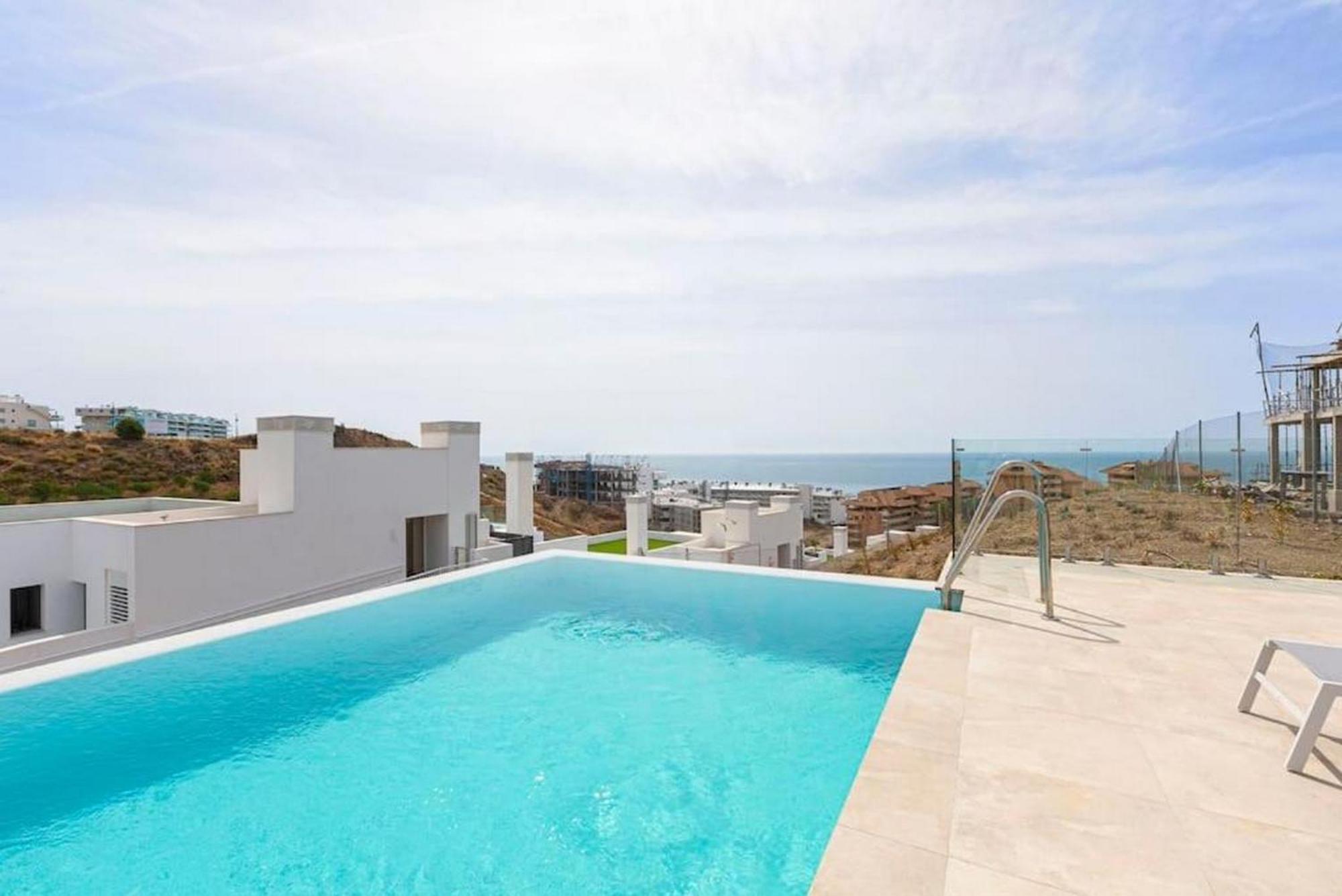 Middle Views Luxury Sea Escape * Torremuelle