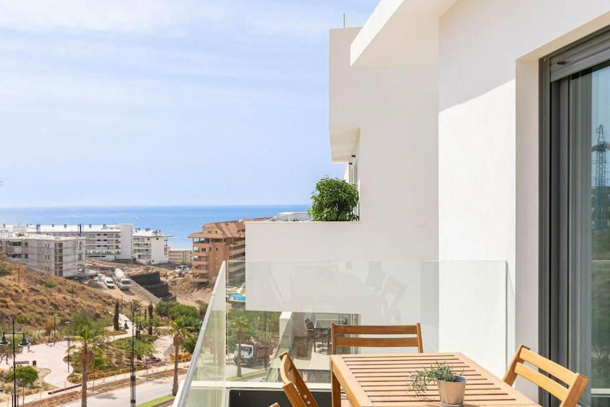 Middle Views Luxury Sea Escape * Torremuelle
