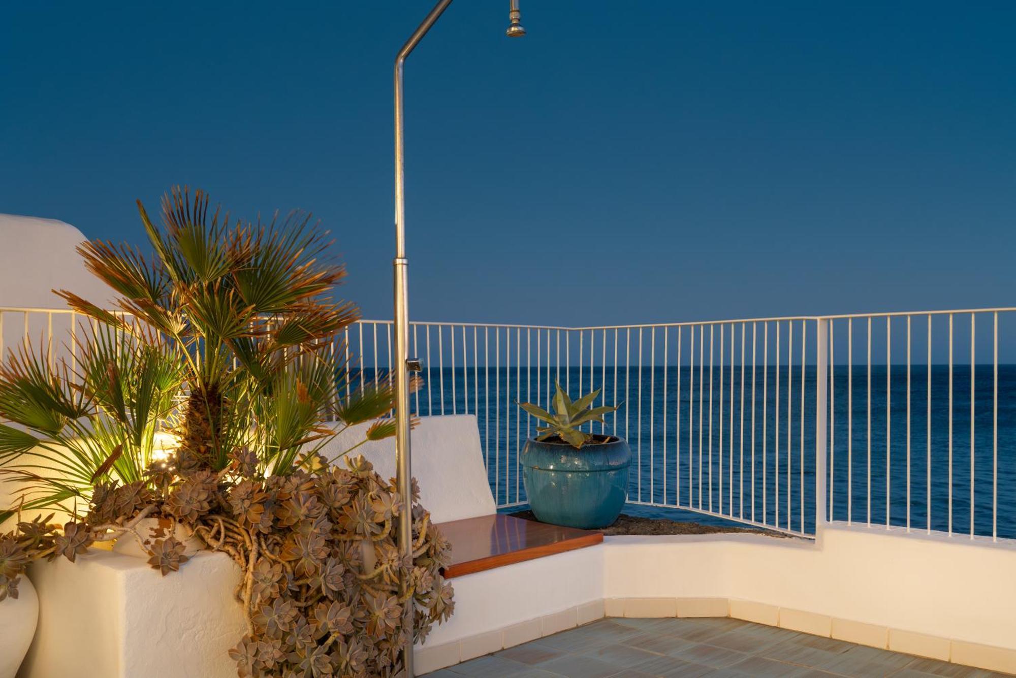 Luxury Sea Front Caleton 40 Villa