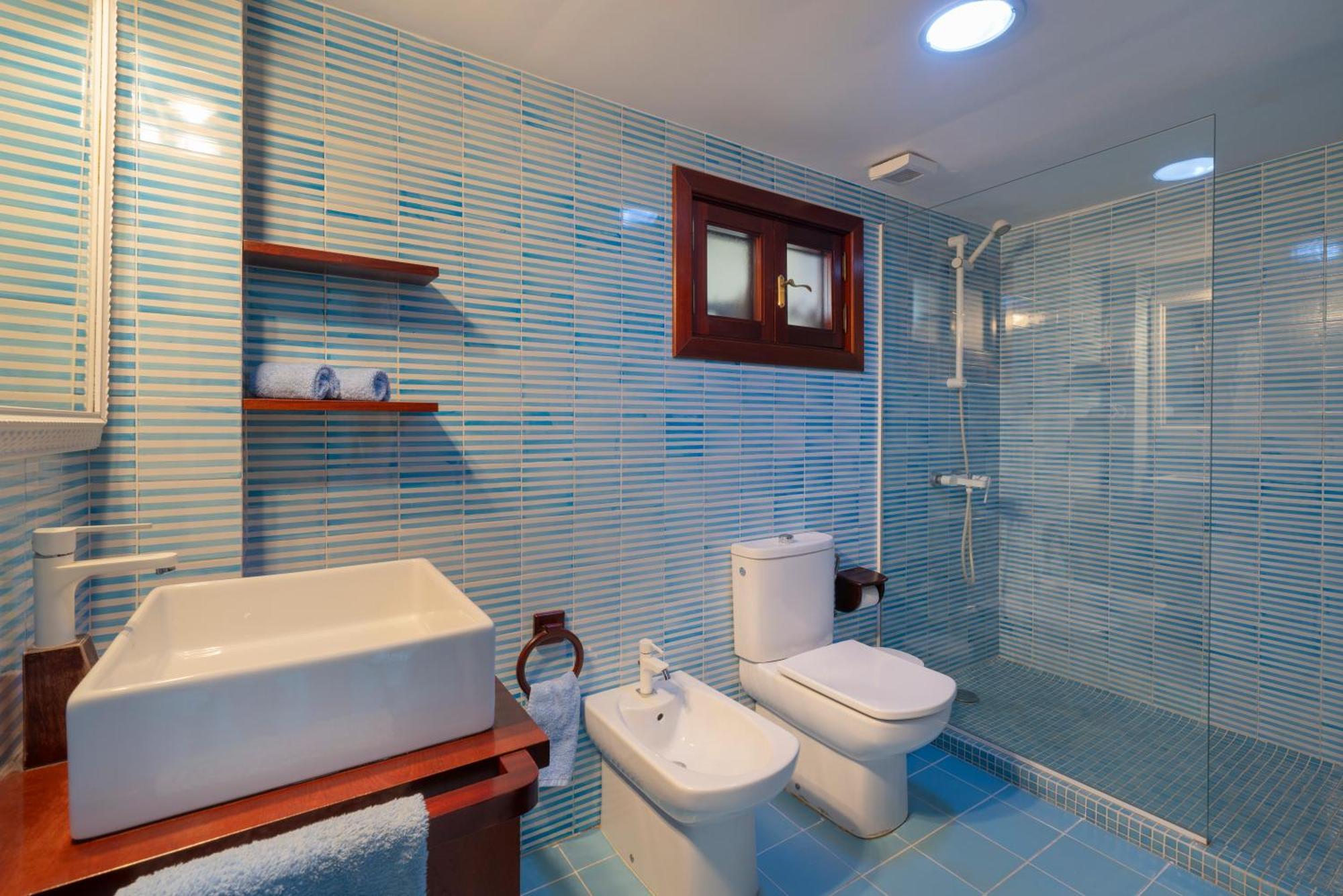 Luxury Sea Front Caleton 40 Villa