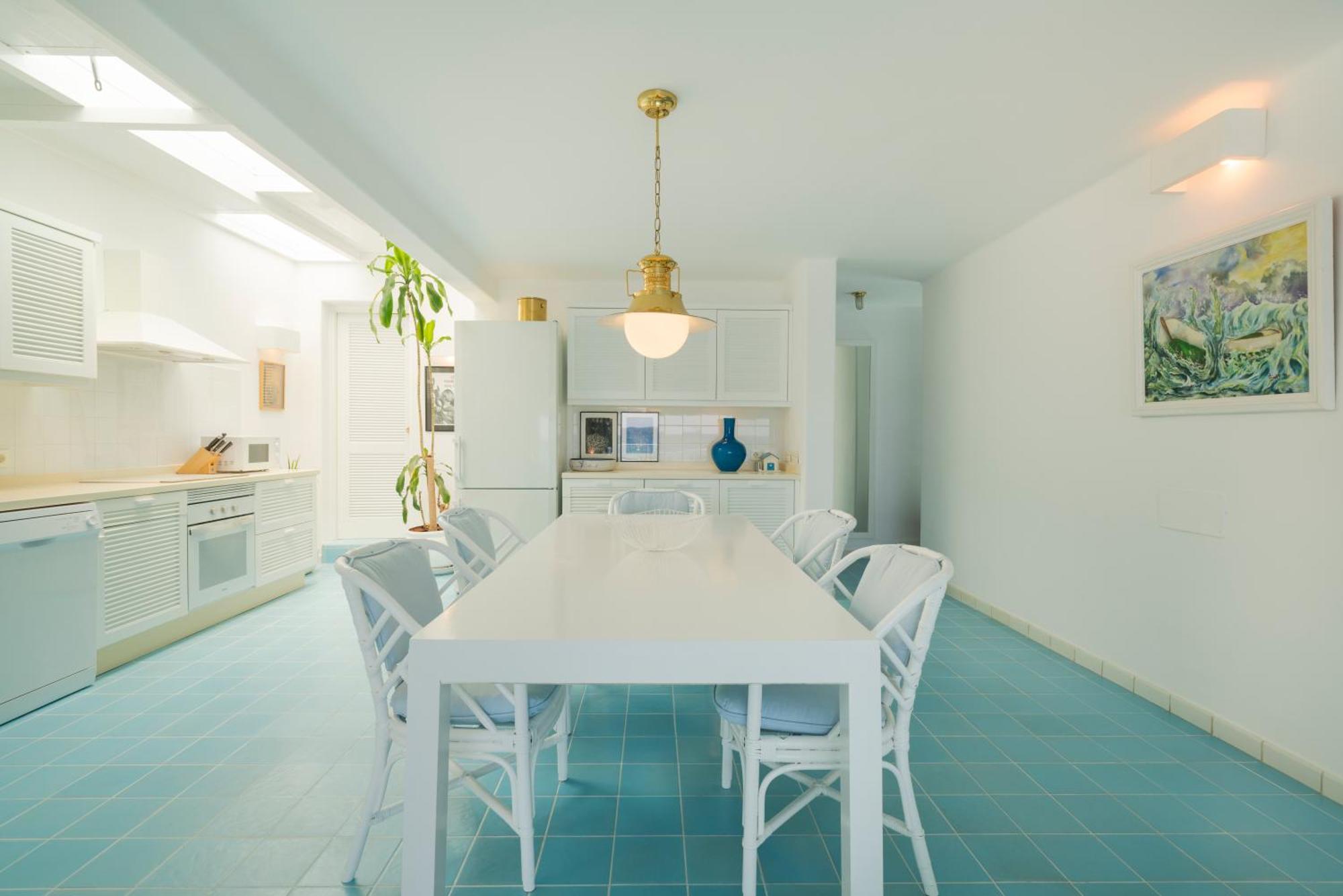 Villa Luxury Sea Front Caleton 40 *
