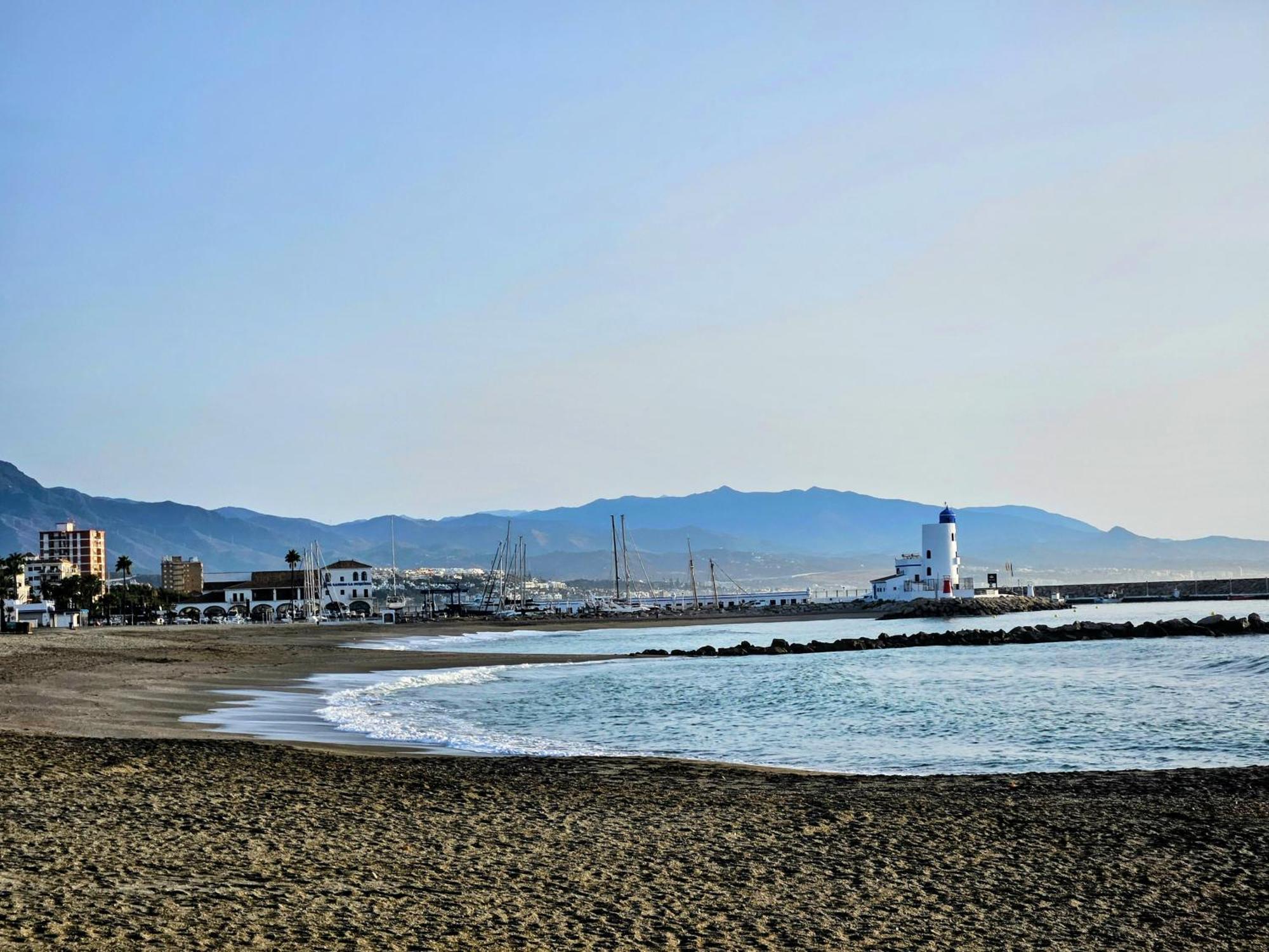 Luxury 4 Bed Townhouse Duquesa With Breathtaking Views Close To Port And Apartamento