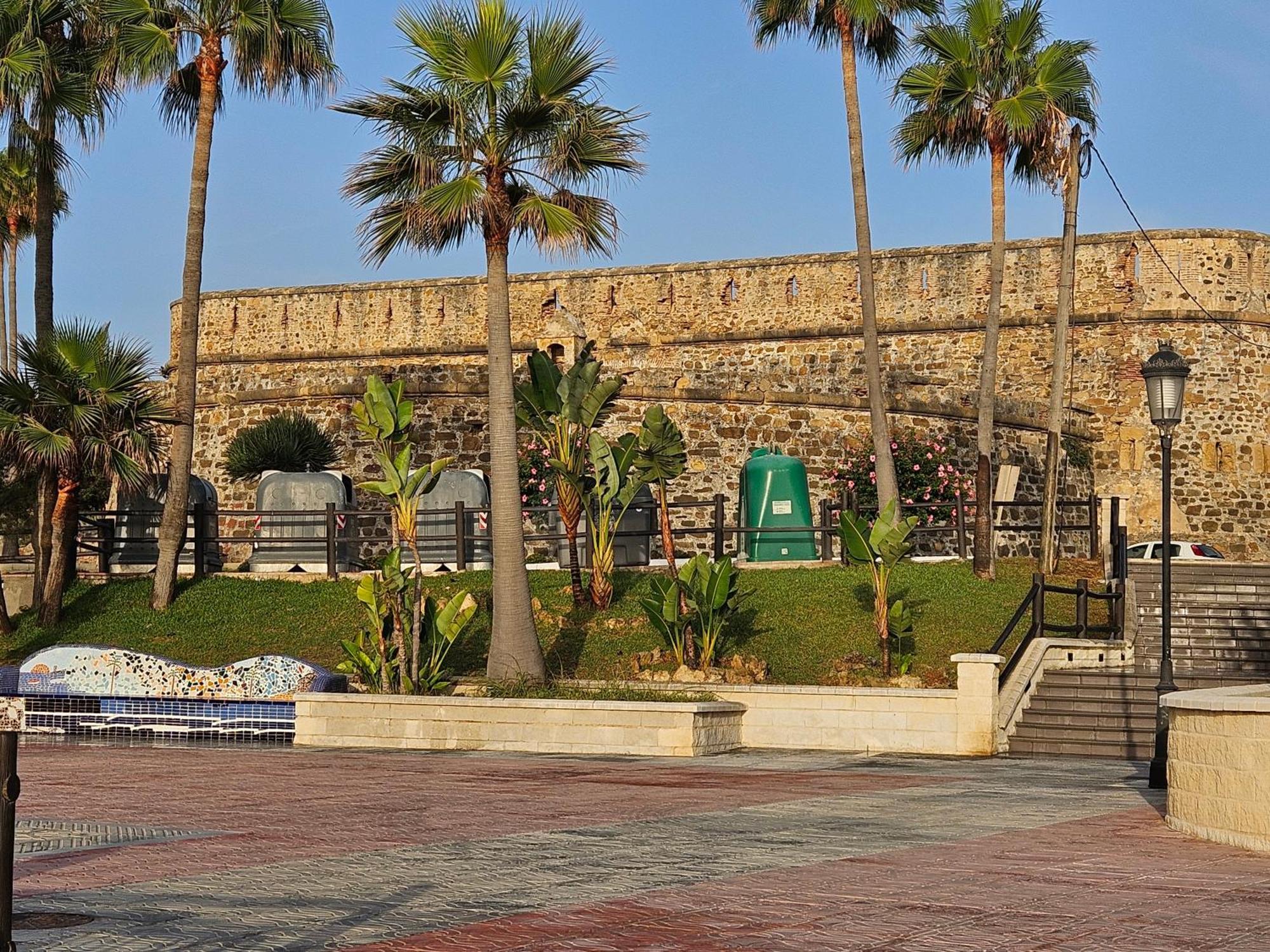 Luxury 4 Bed Townhouse Duquesa With Breathtaking Views Close To Port And *