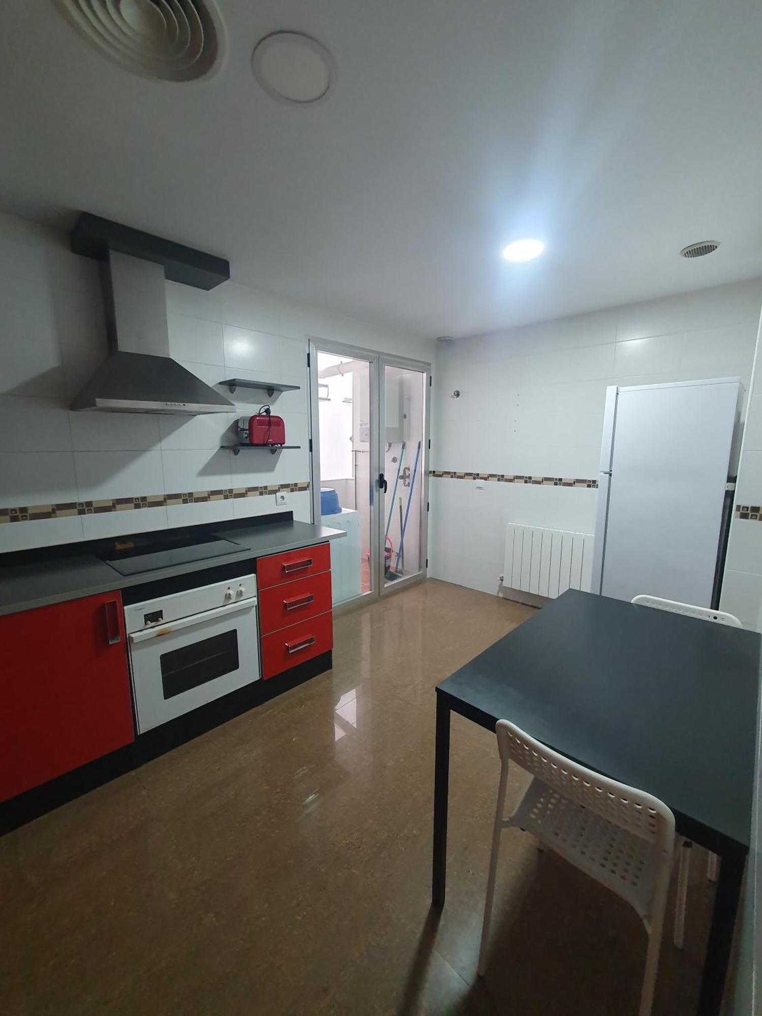 Piso Centrico Con Garaje En Apartamento Hellín