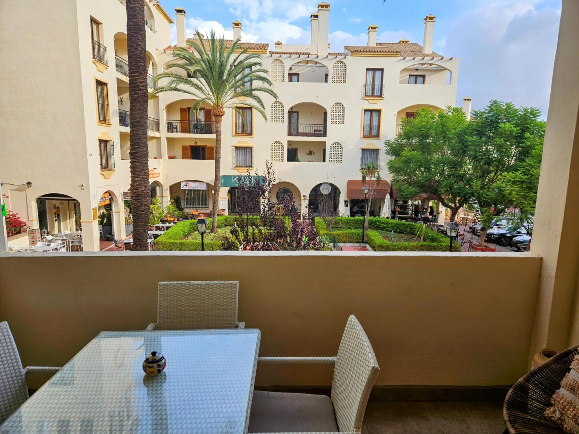 Apartment Monte Duquesa Large 2 Bed Ground Floor, Close To Port And With Communal Pool *