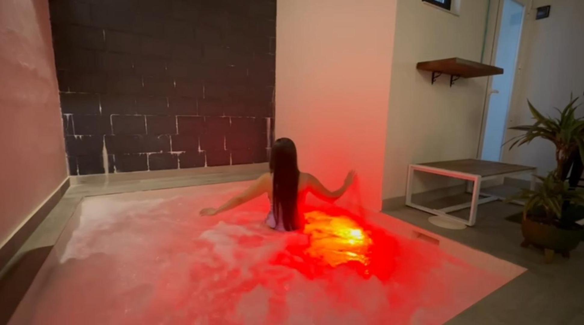 Holiday home Jacuzi Paradise *