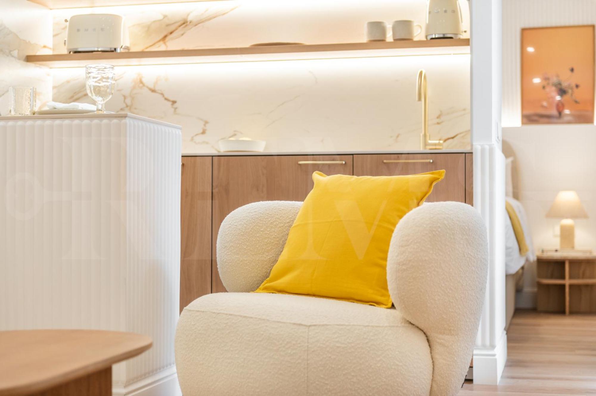 Charming With Private Patio By Rems Apartamento