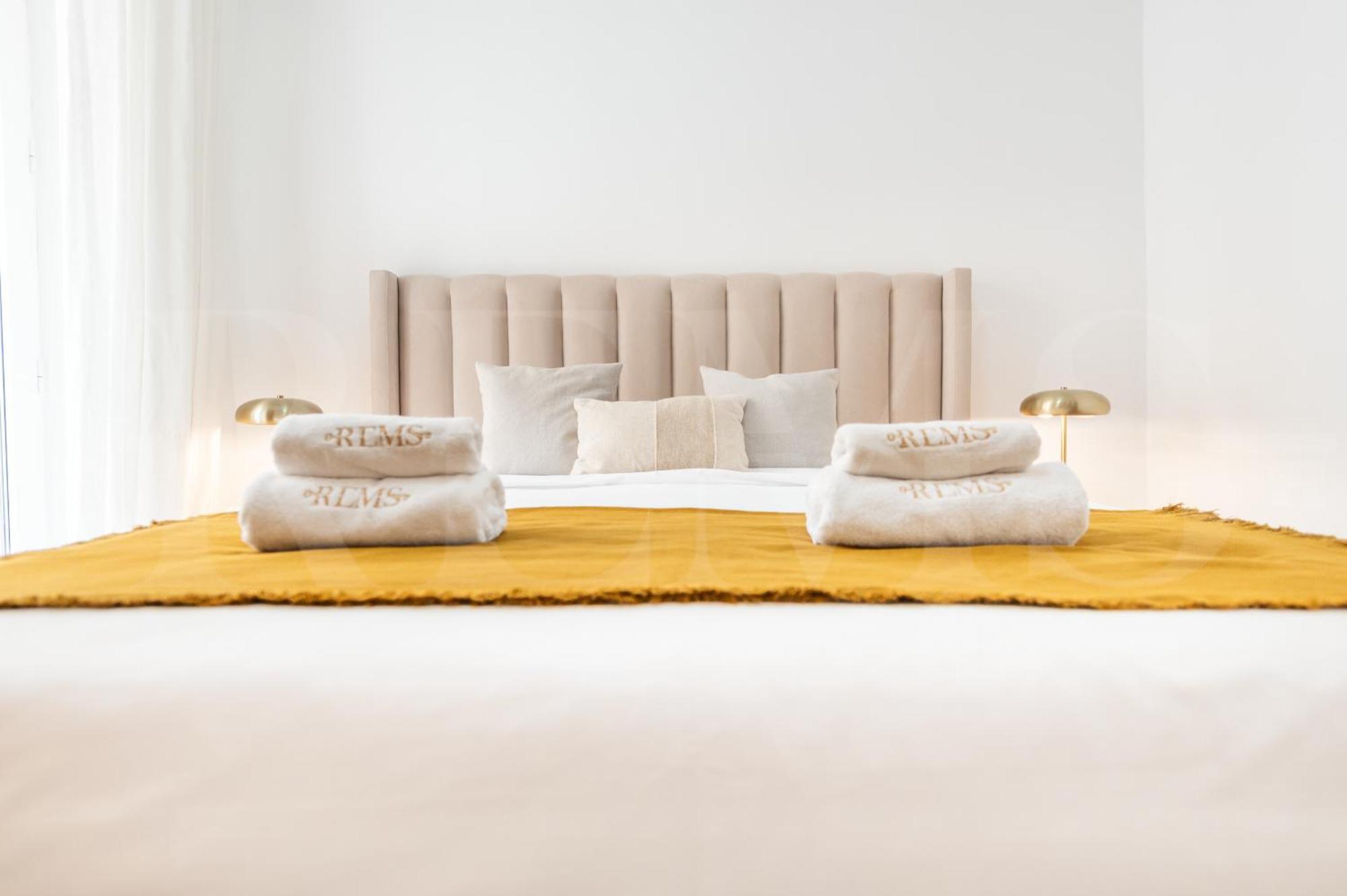 Charming With Private Patio By Rems Apartamento
