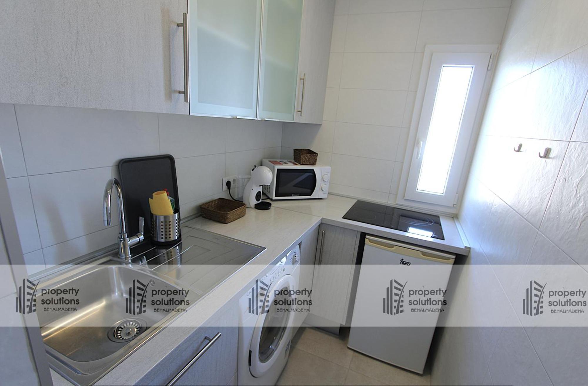 1017 Iris - Vista Al Mar - Cerca De Tren, Restaurantes Y Tiendas - Playa A 10 Minutos Caminando Apartamento Benalmádena