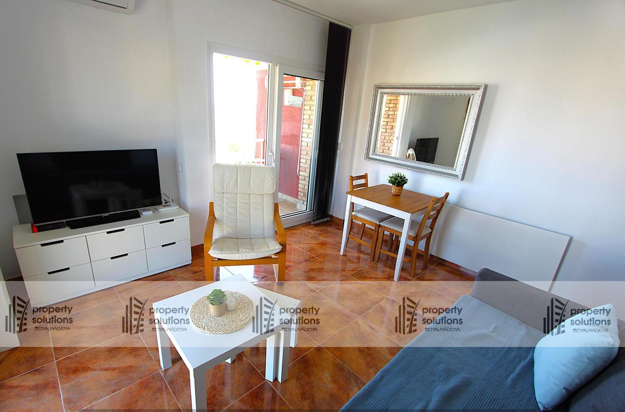 Apartamento 1017 Iris - Vista Al Mar - Cerca De Tren, Restaurantes Y Tiendas - Playa A 10 Minutos Caminando *