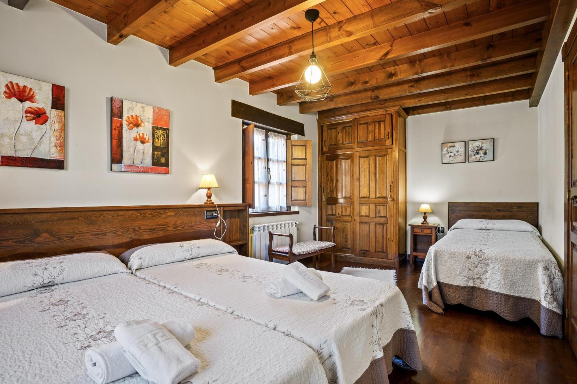Holiday home Casa Raquel Mestas De Con