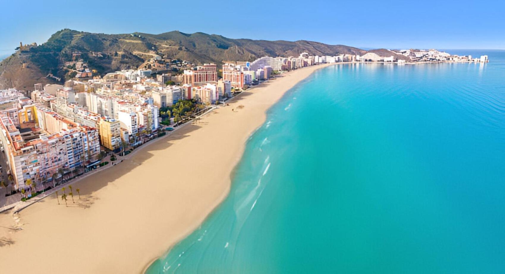 Nuevo, Primera Linea De Playa, Con Piscina Y Vistas Al Mar Apartamento