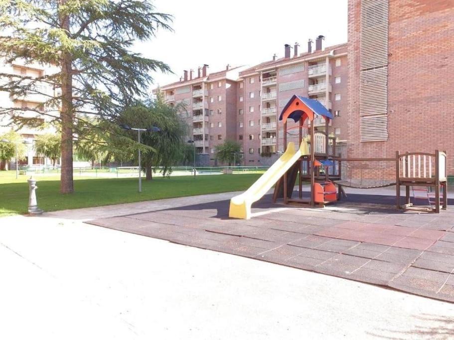 Apartamento Super Exterior, Vistas, Amplio Y Muy Agradable! *