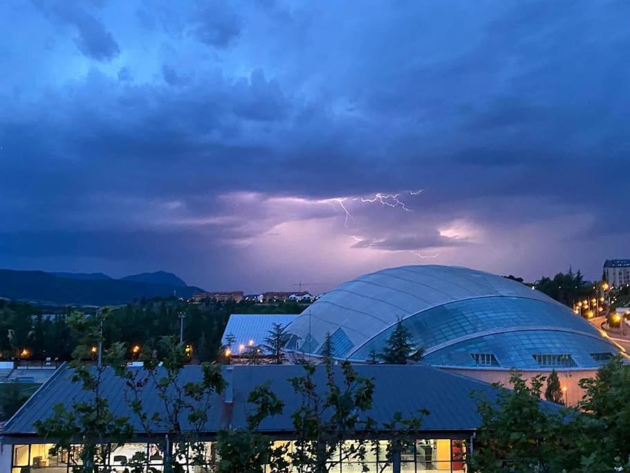 Super Exterior, Vistas, Amplio Y Muy Agradable!