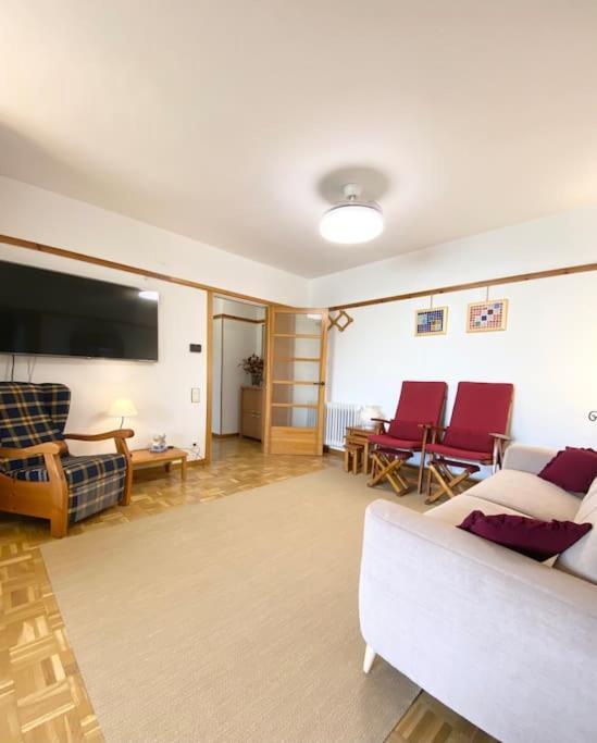 Super Exterior, Vistas, Amplio Y Muy Agradable! Apartamento Jaca
