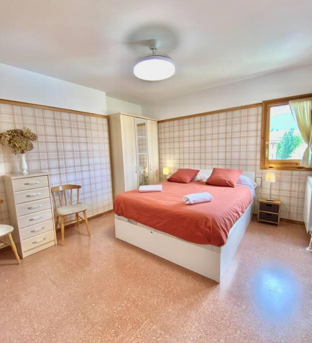 Super Exterior, Vistas, Amplio Y Muy Agradable! Apartamento Jaca