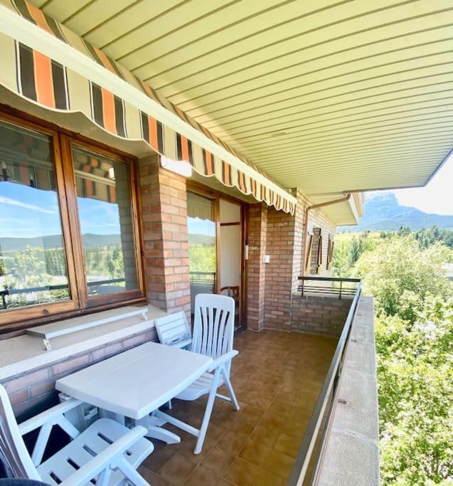 Super Exterior, Vistas, Amplio Y Muy Agradable! Jaca