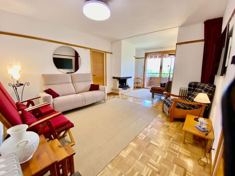 Super Exterior, Vistas, Amplio Y Muy Agradable! Apartamento Jaca