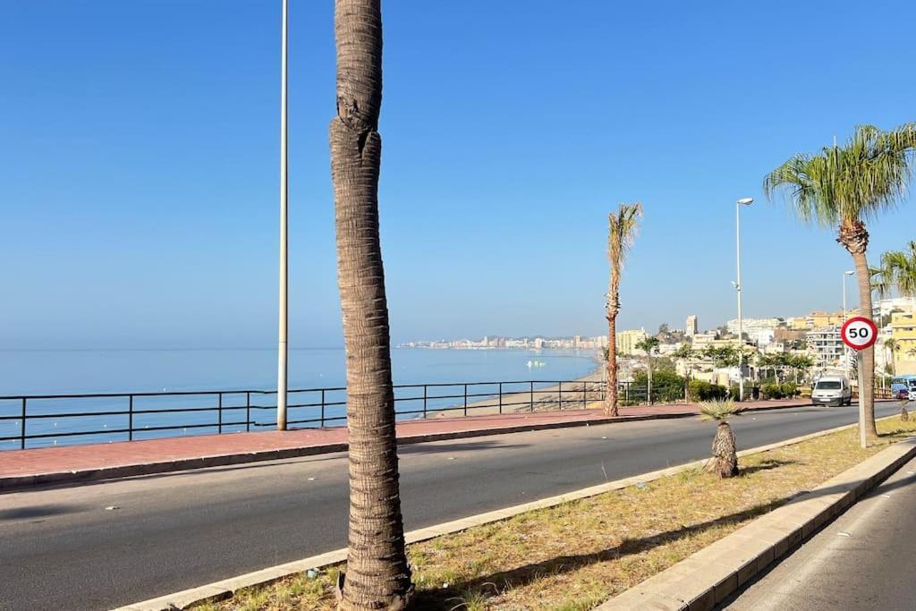 Hermoso De 2 Dormitorios, Gran Terraza, Vistas Al Mar Y Cerca De La Playa 
