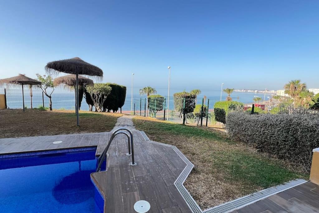 Hermoso De 2 Dormitorios, Gran Terraza, Vistas Al Mar Y Cerca De La Playa 