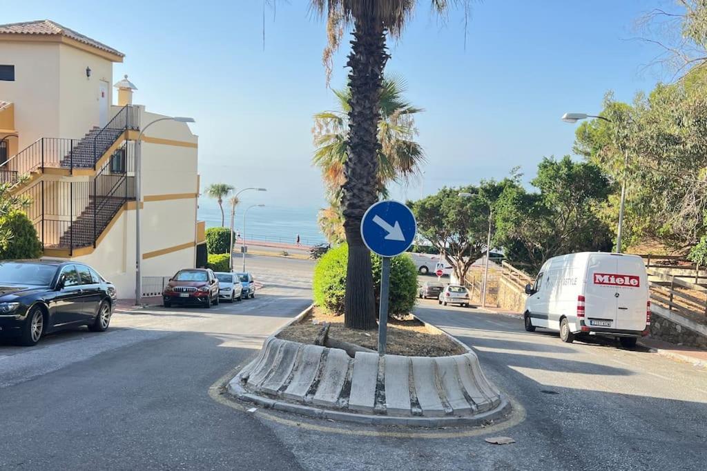 Hermoso De 2 Dormitorios, Gran Terraza, Vistas Al Mar Y Cerca De La Playa 