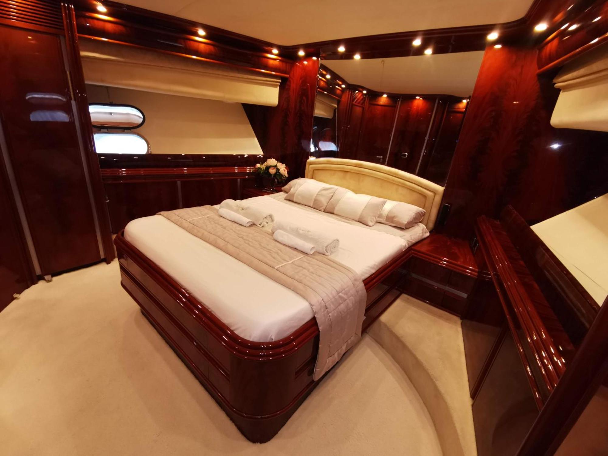 Luxury Yacht Hotel en barco *
