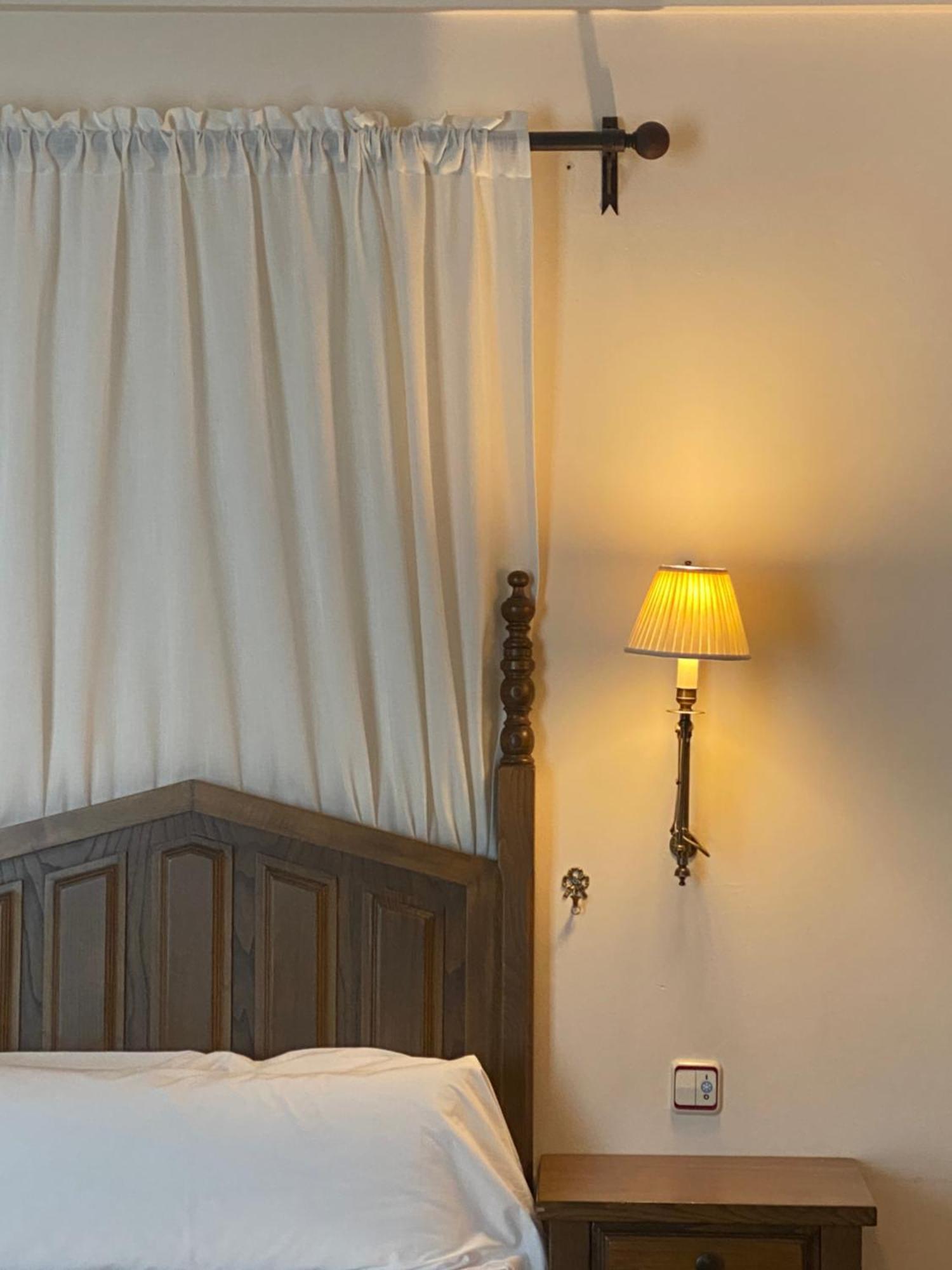 Hotel De 4*