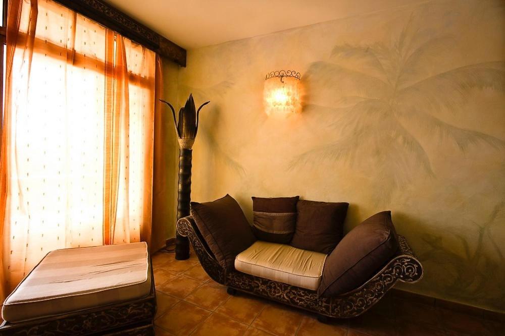 The Gomera Lounge *