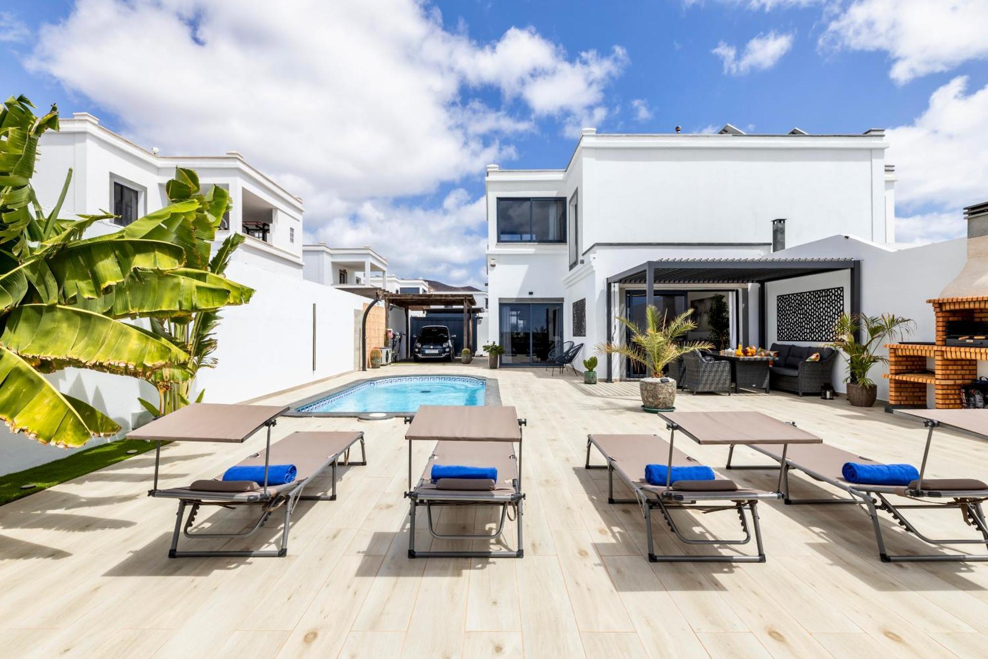 - Heated Pool, Aircon Villa