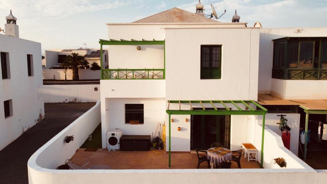Vivilanza Surfhouse Pensión Costa Teguise