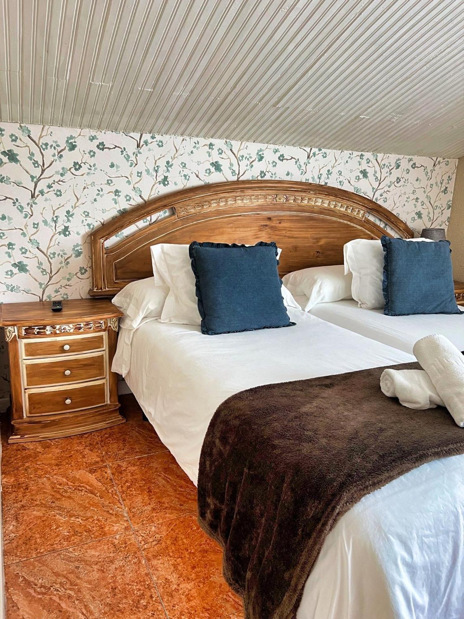 Javier - Alojateisla Guest house