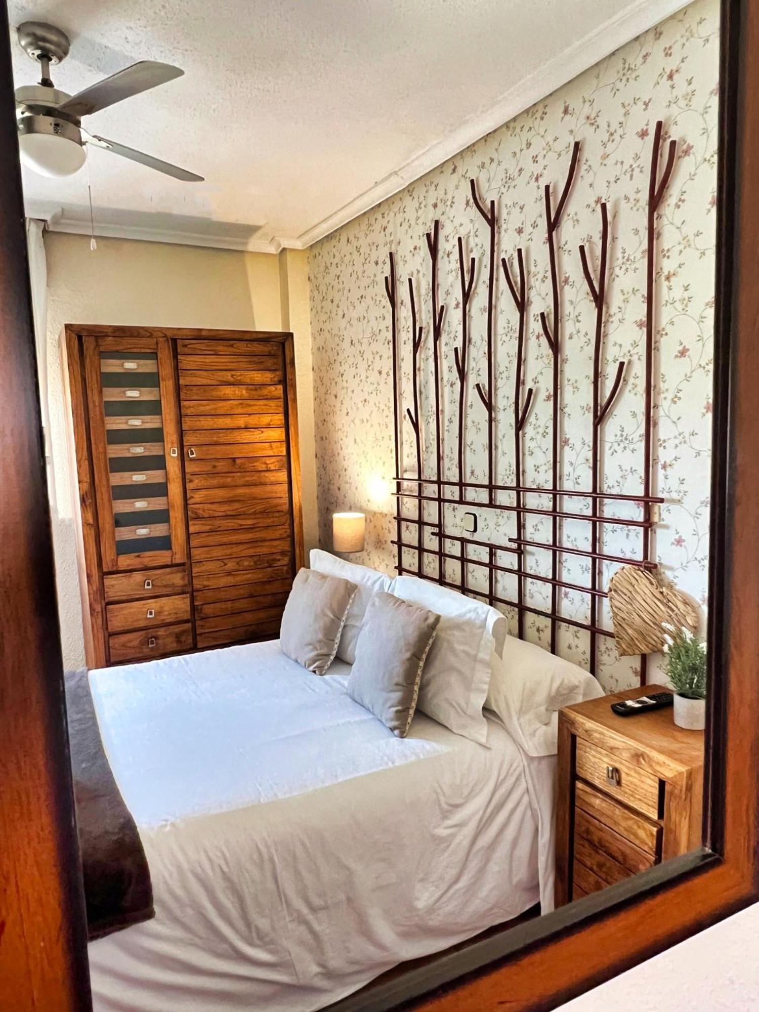 Javier - Alojateisla Guest house