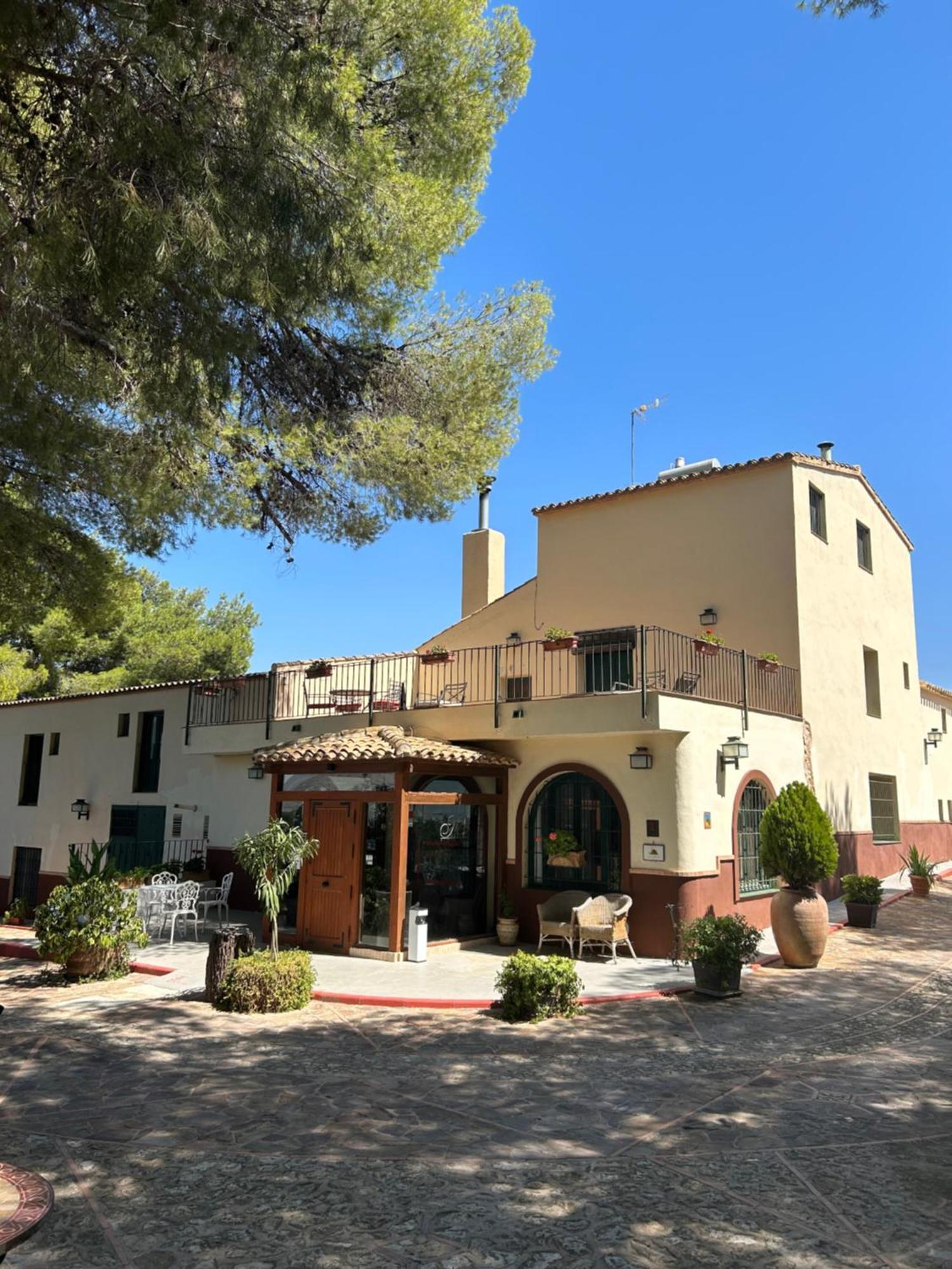 Hotel Rural Castillo De Fanecaes 3*