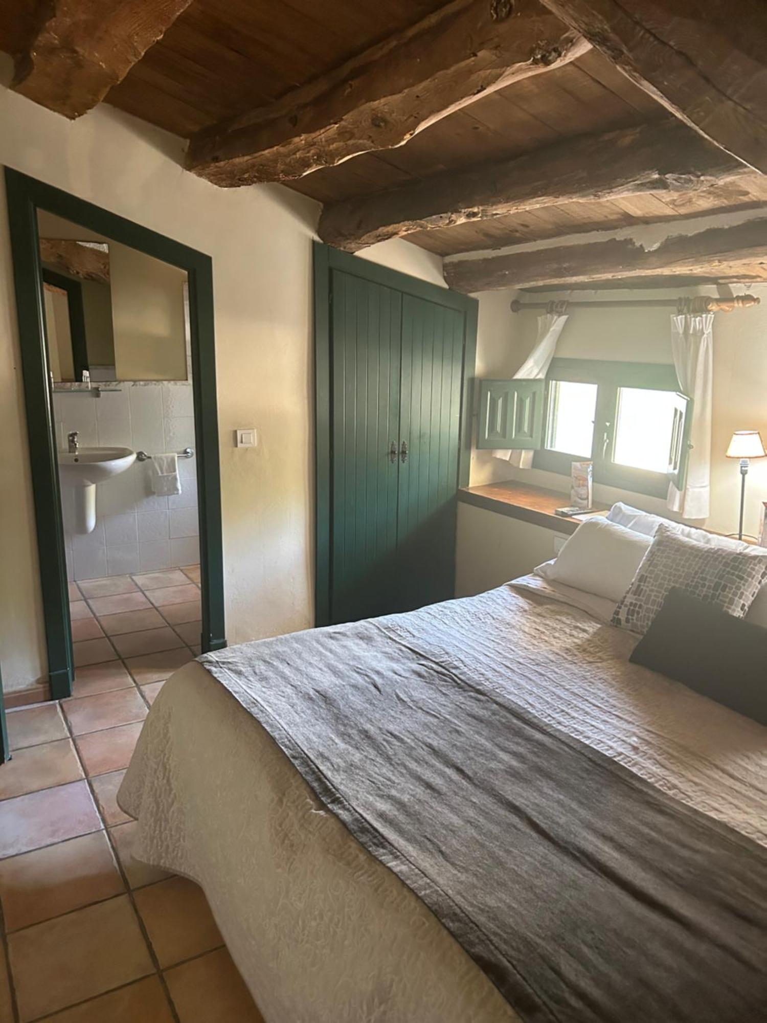 Hotel Rural Castillo De Fanecaes 3*