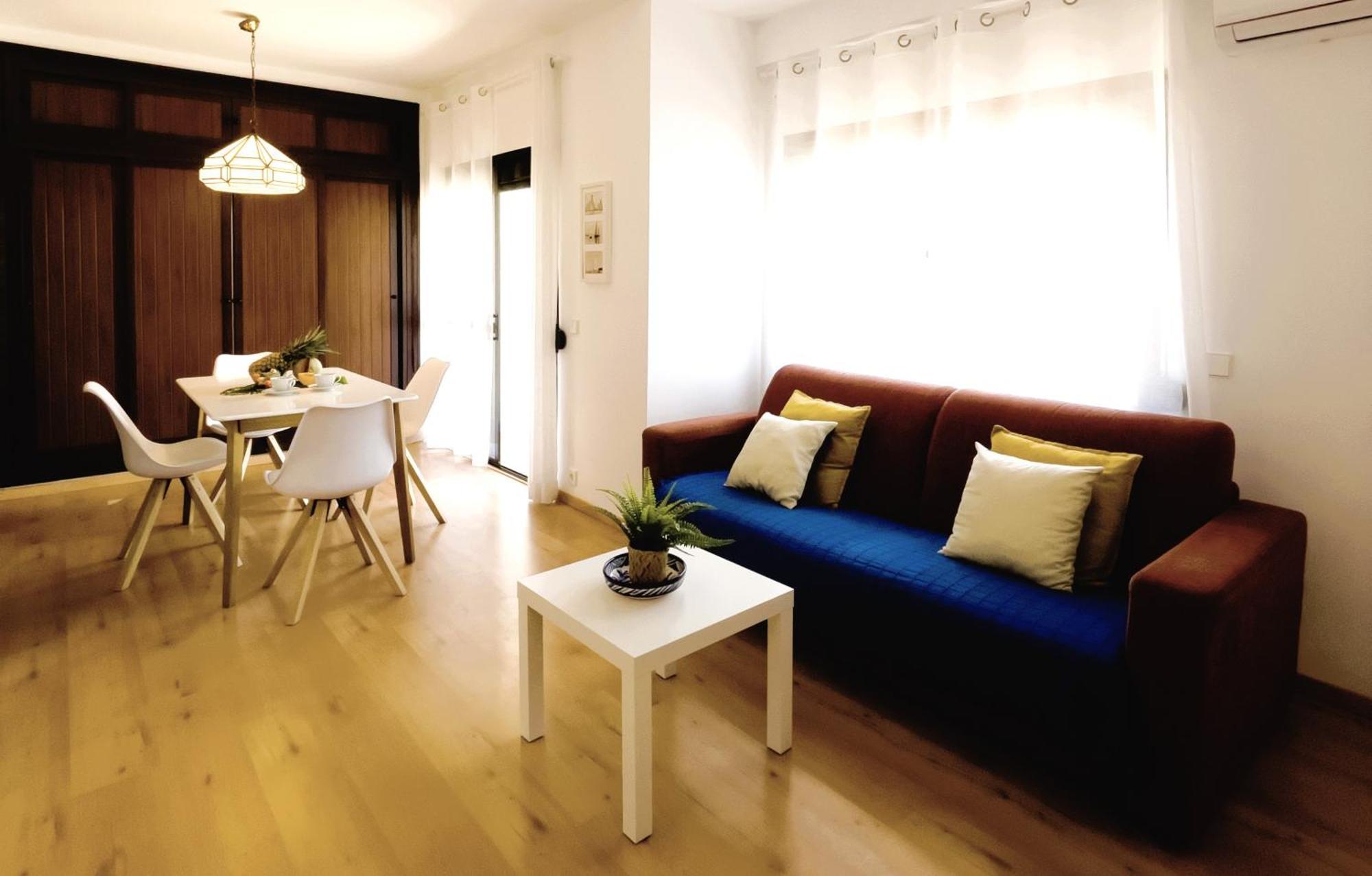 Mediterraneo 508. Fantastic On The Beachfront With Sea Views. Apartamento