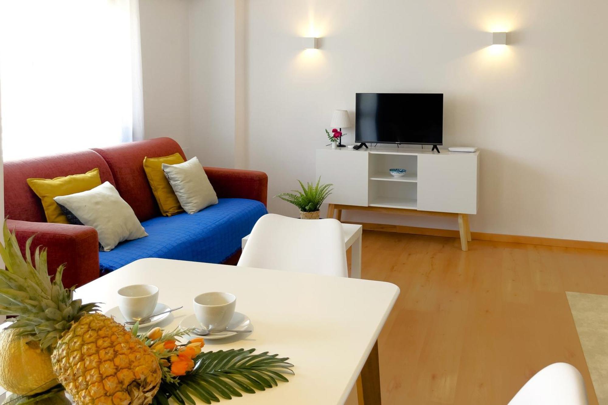 Mediterraneo 508. Fantastic On The Beachfront With Sea Views. Apartamento *