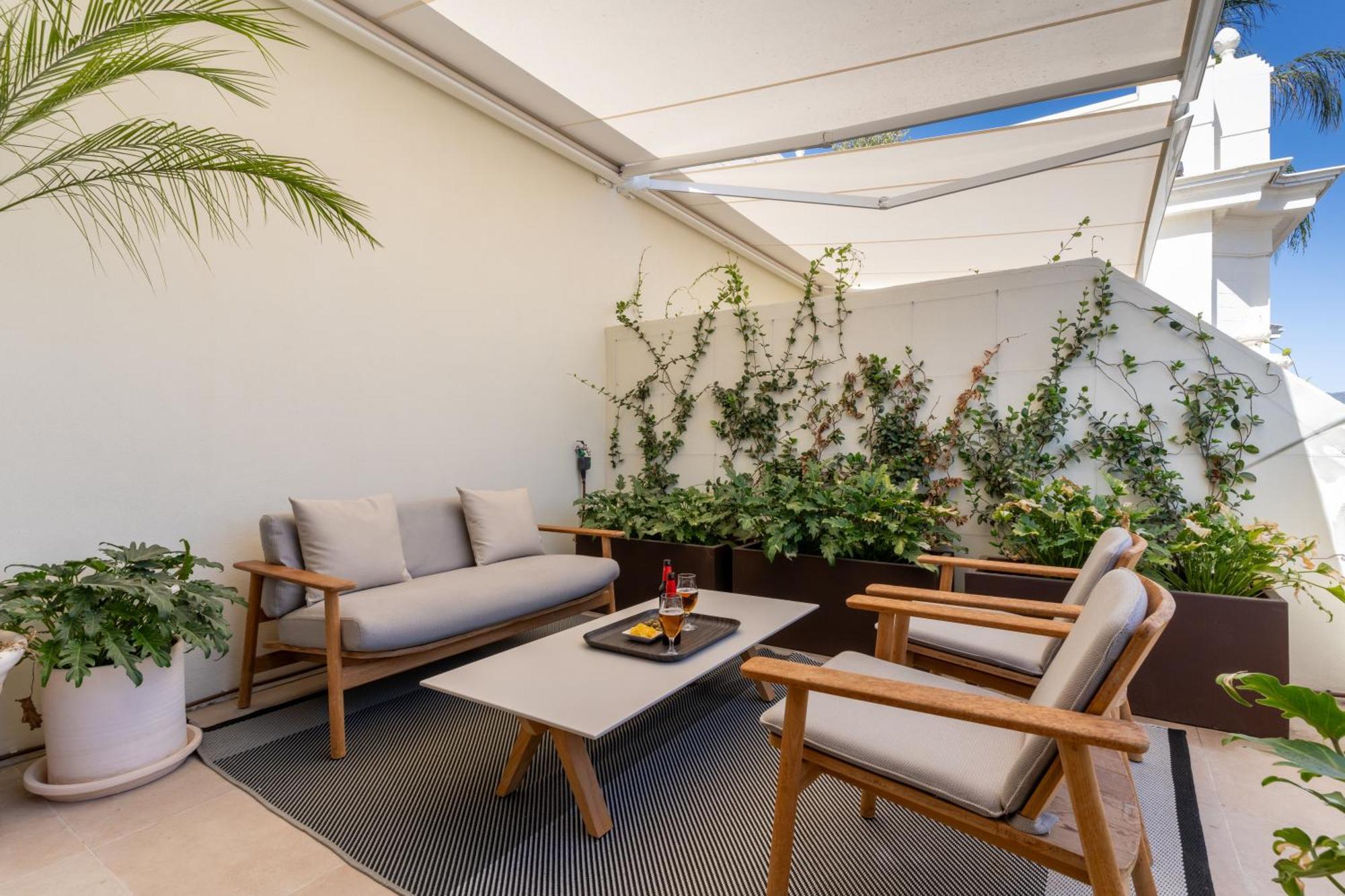 H10 Palacio Colomera Hotel 4*