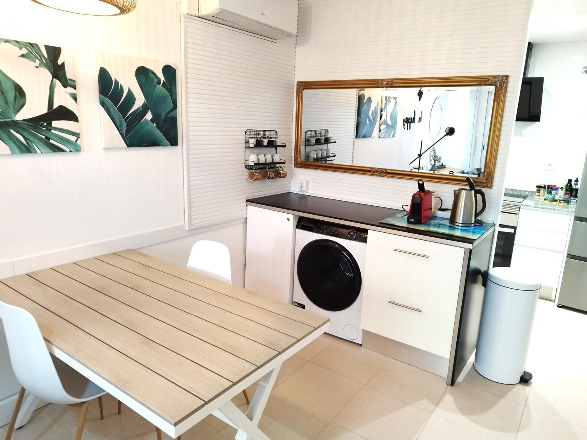 Big Privat Terrace Free Parking Apartamento