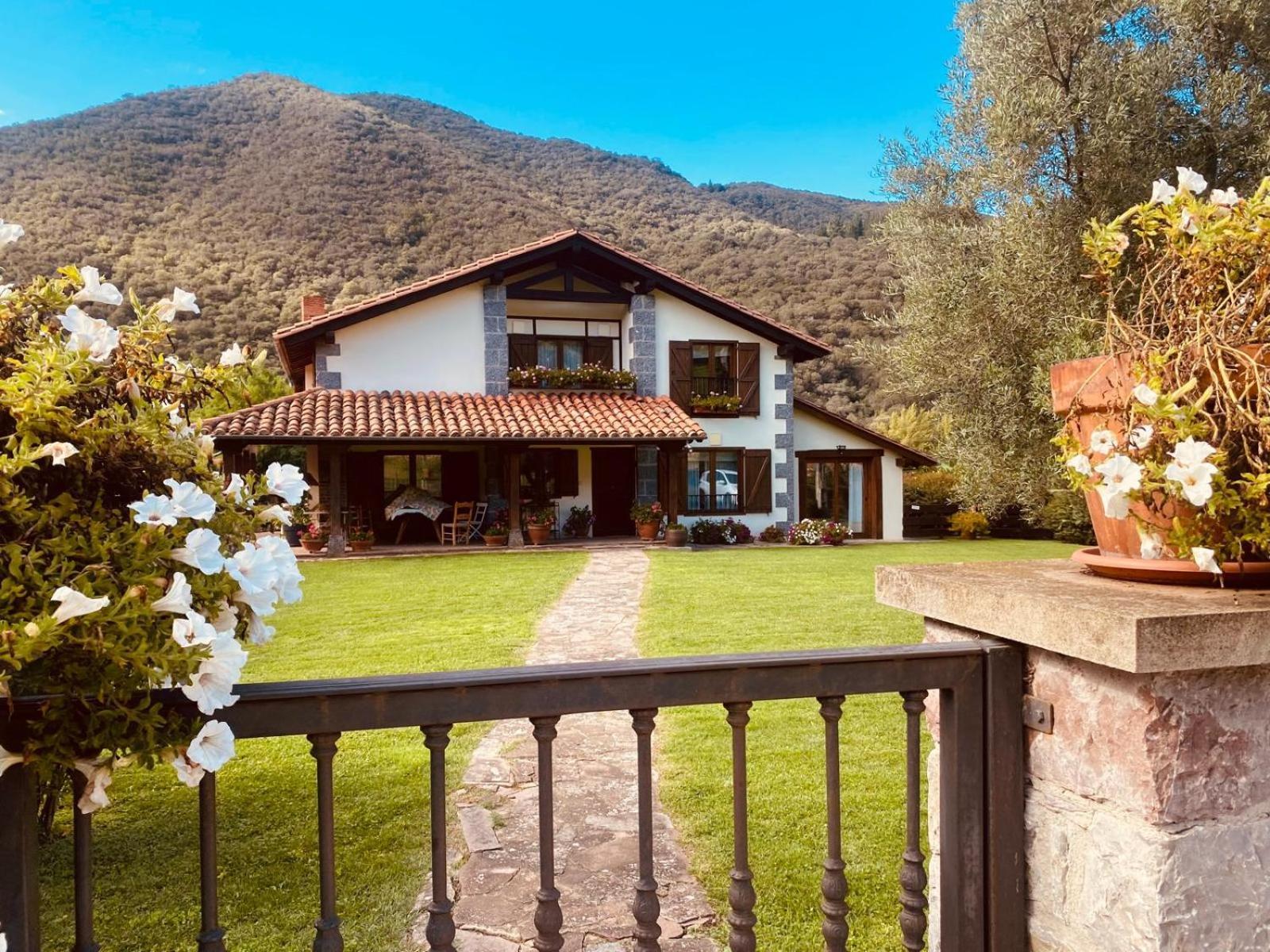 Holiday home Excepcional Casa El Olivo Ojedo