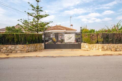 Apartamento With Shared Pool.